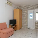 Family Friendly With A Swimming Pool Businci, Ciovo - 11232 公寓