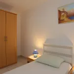 公寓 Family Friendly With A Swimming Pool Businci, Ciovo - 11232 特罗吉尔