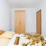 Family Friendly With A Swimming Pool Businci, Ciovo - 11232 * 特罗吉尔
