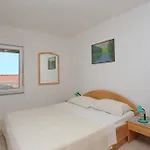 Family Friendly With A Swimming Pool Businci, Ciovo - 11232 Апартаменты Трогир