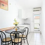 Family Friendly With A Swimming Pool Businci, Ciovo - 11232 Апартаменты