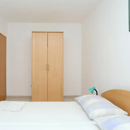 Family Friendly With A Swimming Pool Businci, Ciovo - 11232 Apartamento Trogir
