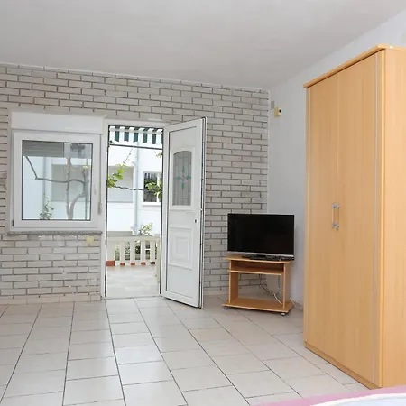 Apartamento Family Friendly With A Swimming Pool Businci, Ciovo - 11232 Trogir