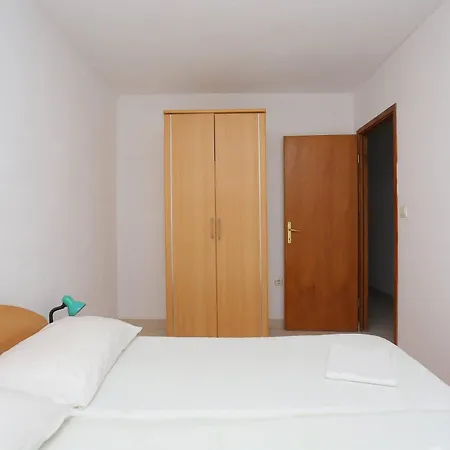Family Friendly With A Swimming Pool Businci, Ciovo - 11232 Apartamento Trogir