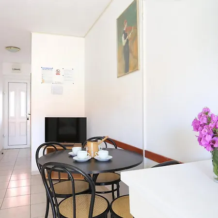 Apartamento Family Friendly With A Swimming Pool Businci, Ciovo - 11232