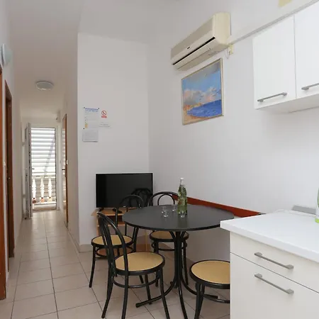 Family Friendly With A Swimming Pool Businci, Ciovo - 11232 Apartman Trogir