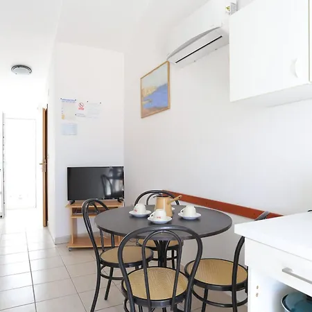 Apartman Family Friendly With A Swimming Pool Businci, Ciovo - 11232 *